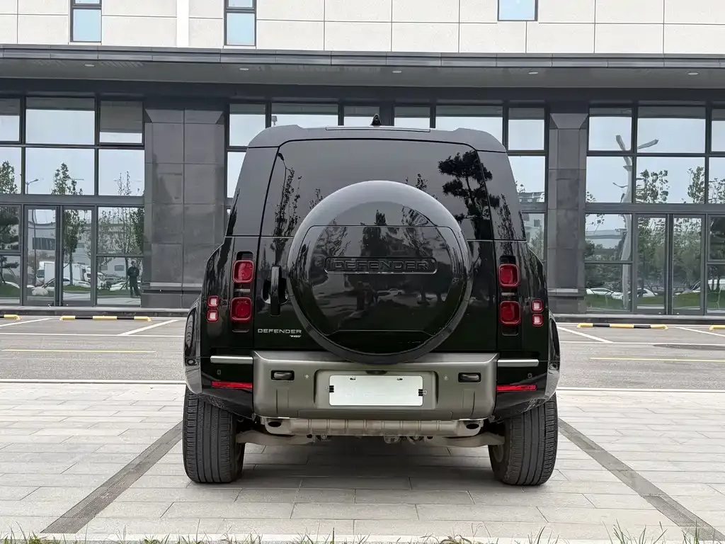 Land Rover Defender — фото 9