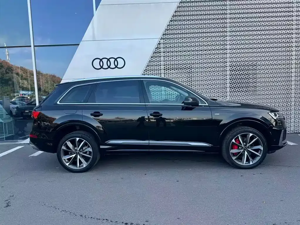 Audi Q7 — фото 5