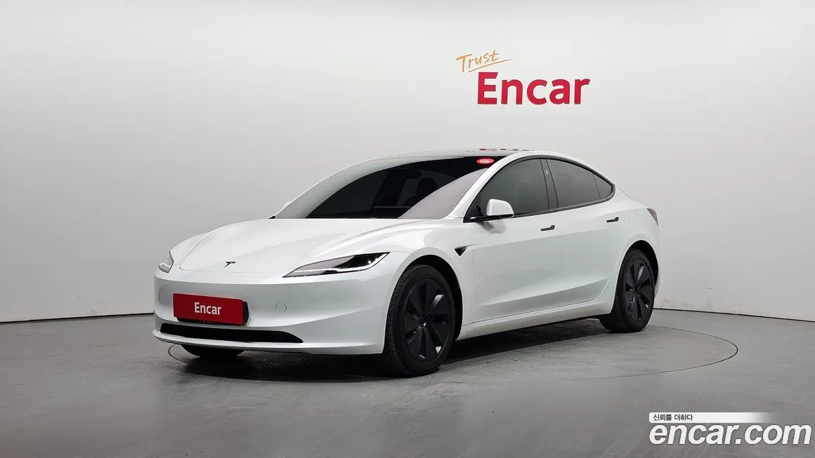 Tesla Model 3 — фото 1