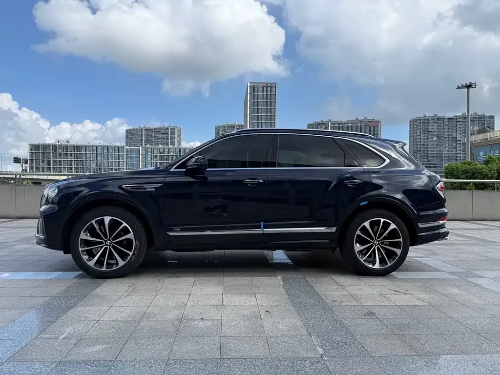 Bentley Bentayga — фото 10