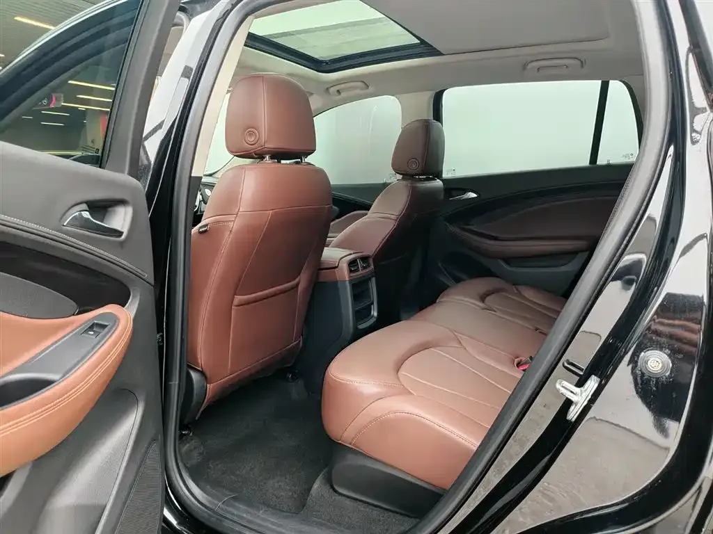 Buick Envision Plus — фото 8