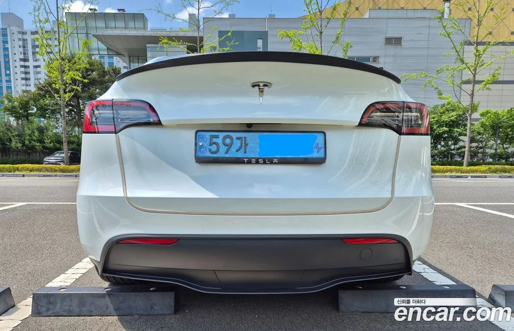 Tesla Model Y — фото 4
