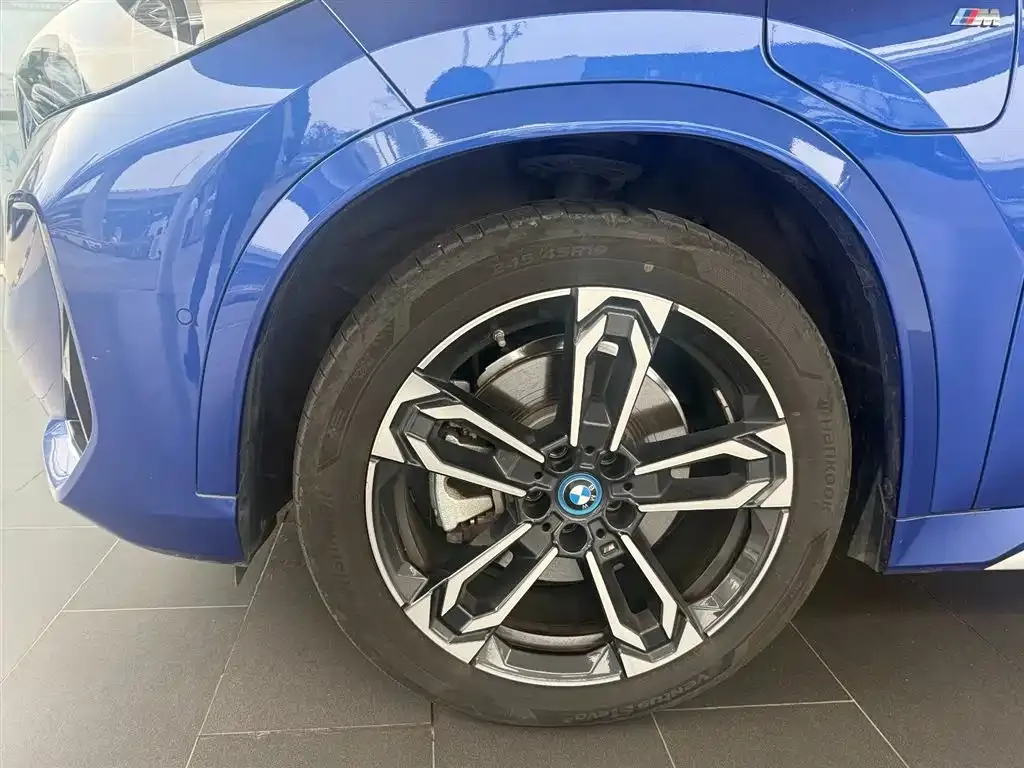 BMW iX1 2024 из CN, фото 6