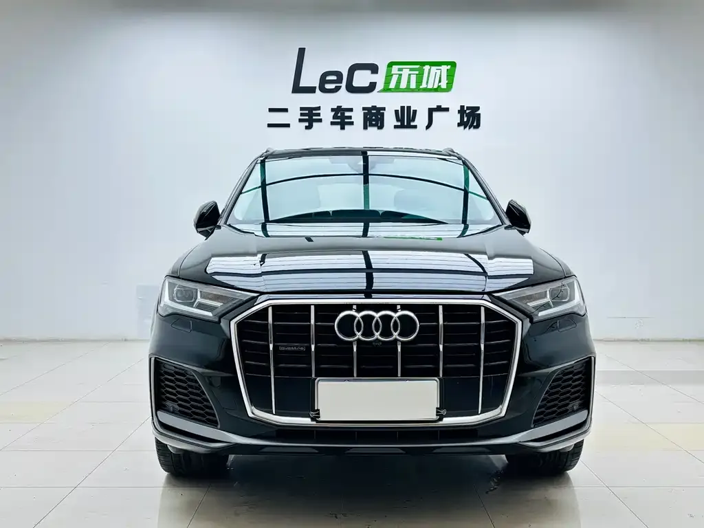 Audi Q7 2022 из CN, фото 2