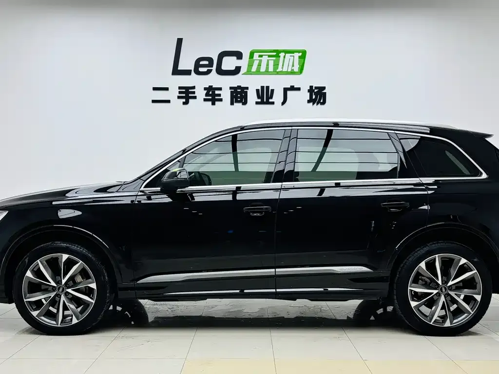 Audi Q7 2022 из CN, фото 5