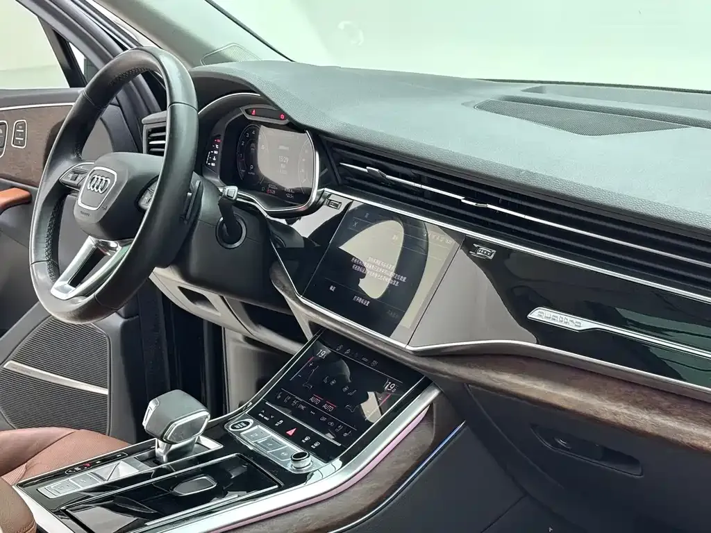 Audi Q7 2022 из CN, фото 7