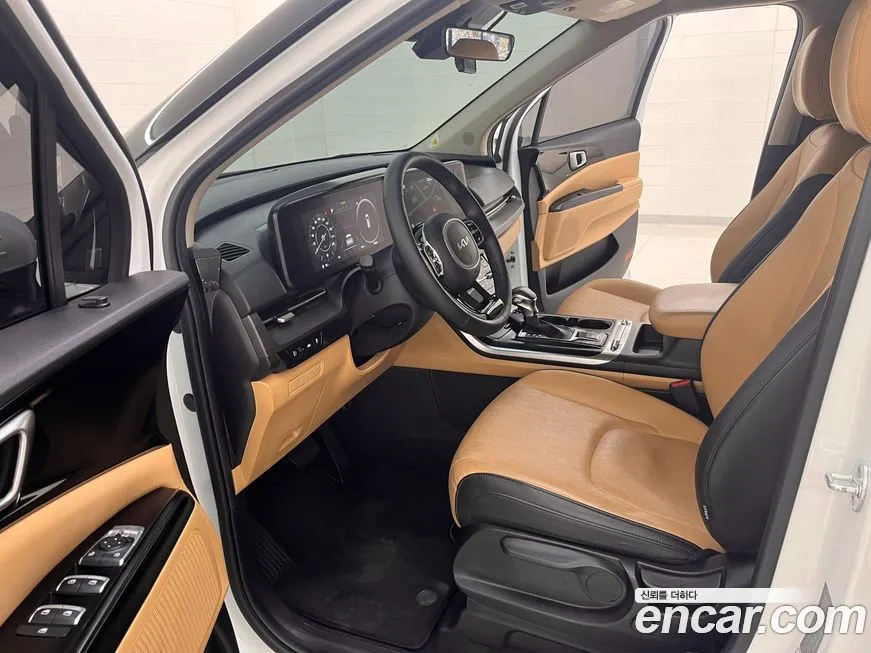 Kia Carnival — фото 10