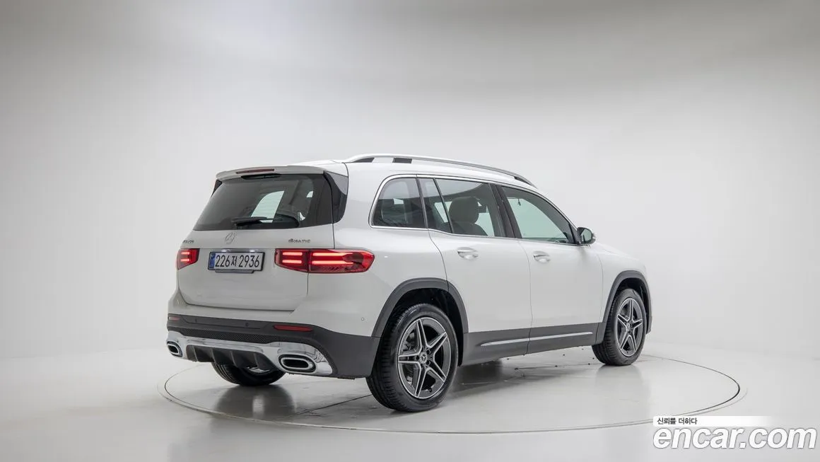 Mercedes-Benz GLB-Class — фото 2