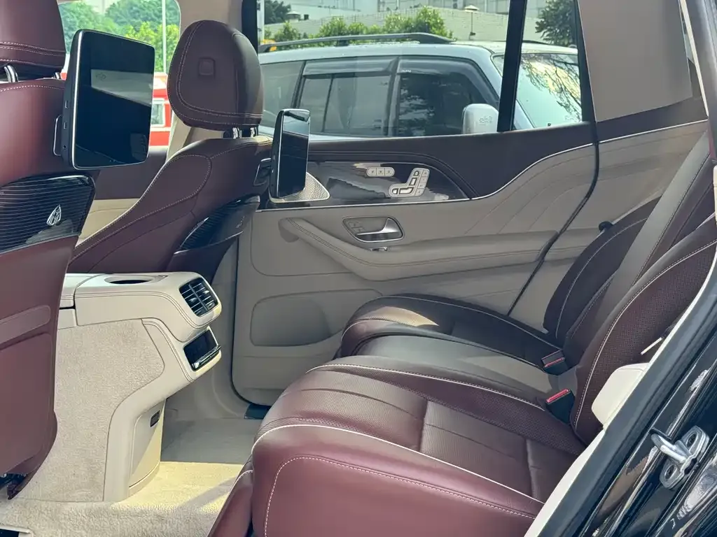 Mercedes-Benz GLS — фото 10