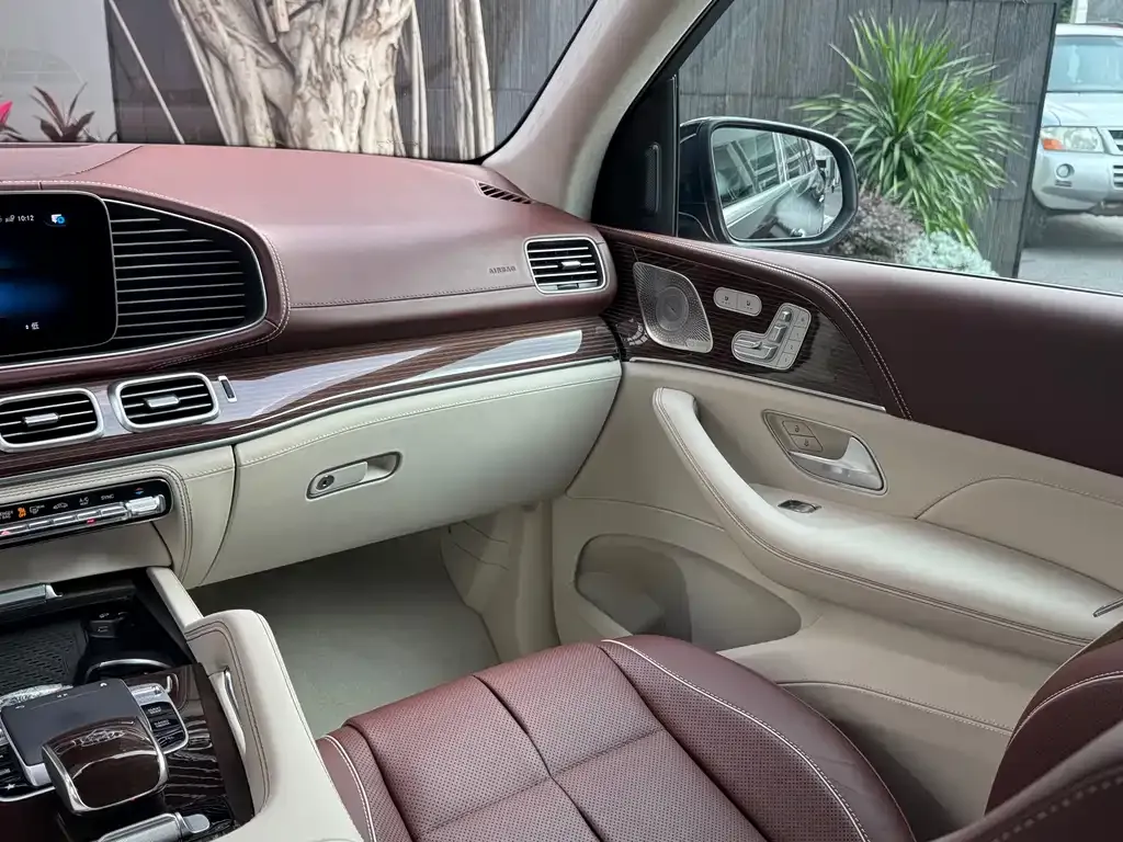 Mercedes-Benz GLS — фото 6