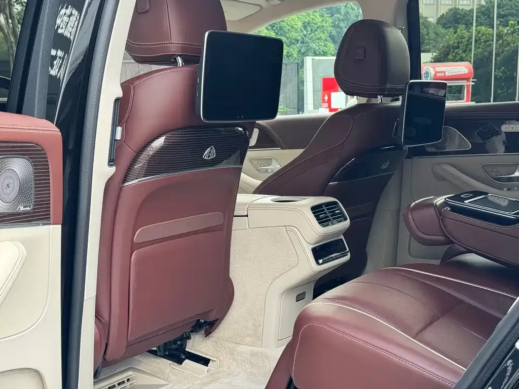 Mercedes-Benz GLS — фото 9