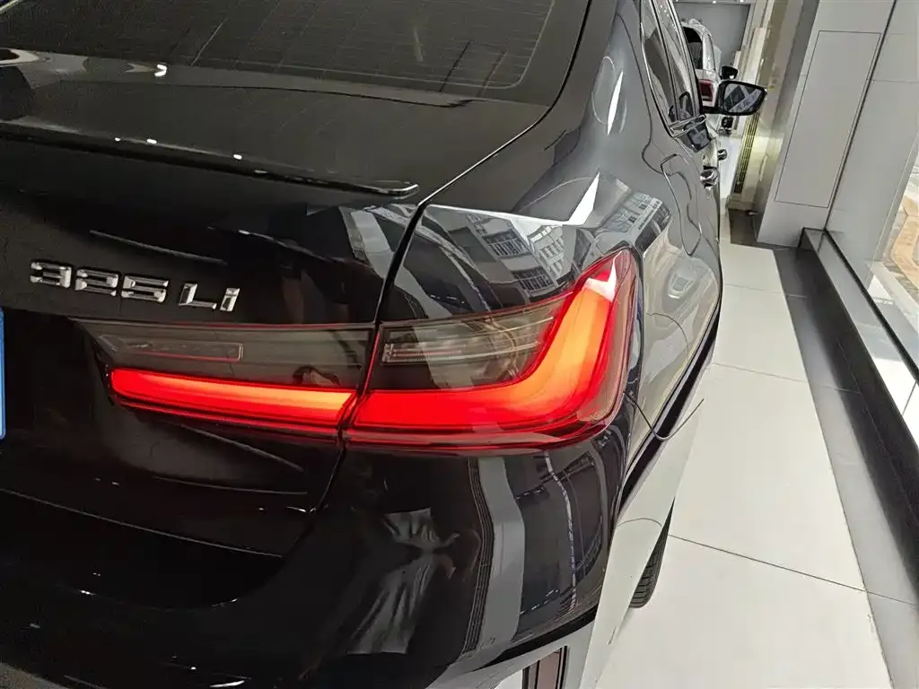 BMW 3 Series 2023 из CN, фото 8