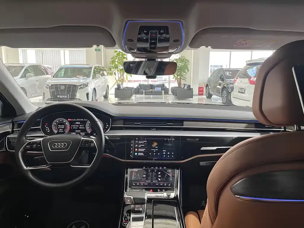Audi A8 — фото 8