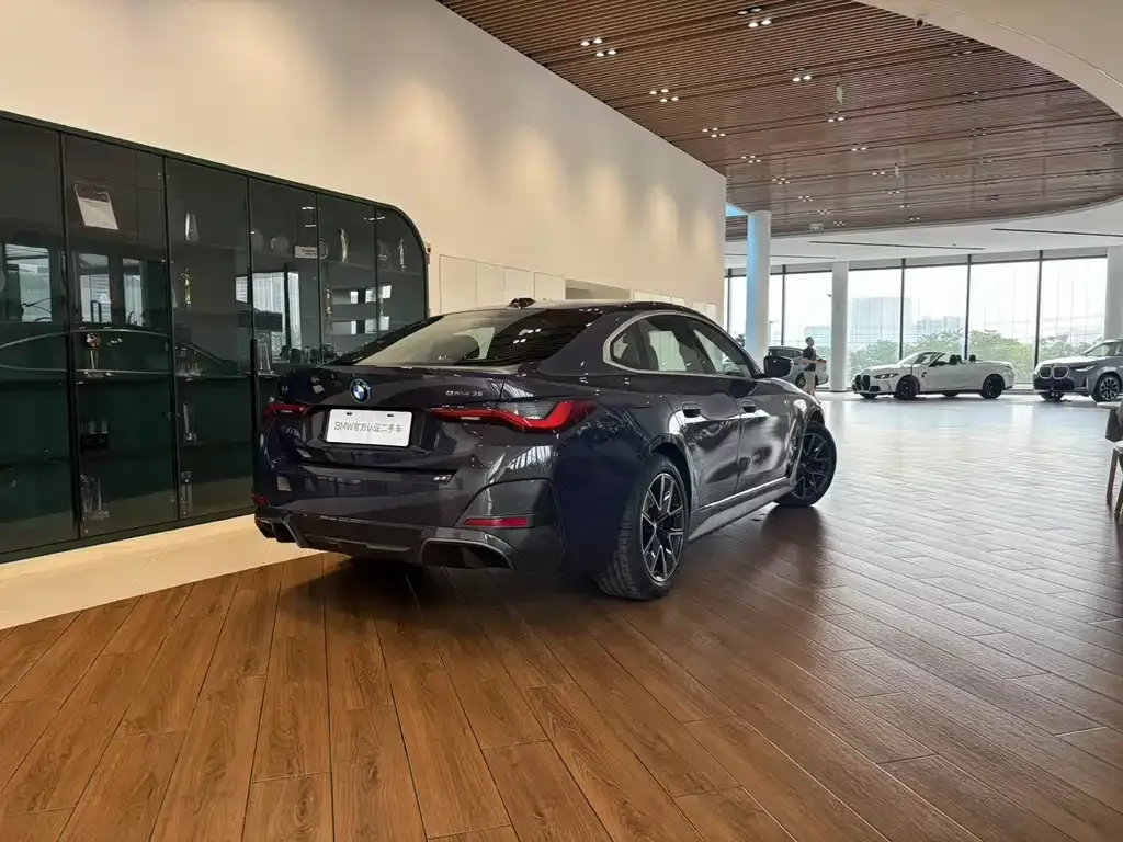 BMW i4 2025 из CN, фото 4