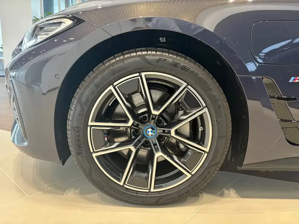 BMW i4 2025 из CN, фото 5