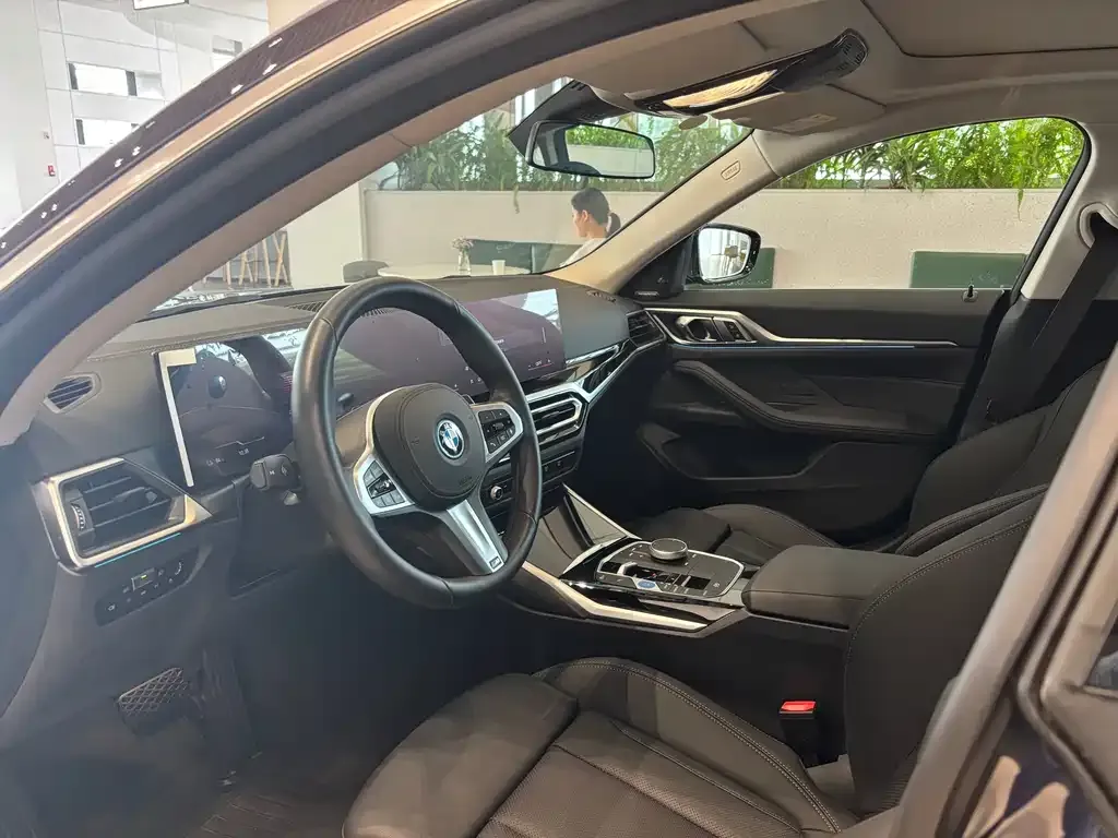 BMW i4 2025 из CN, фото 7