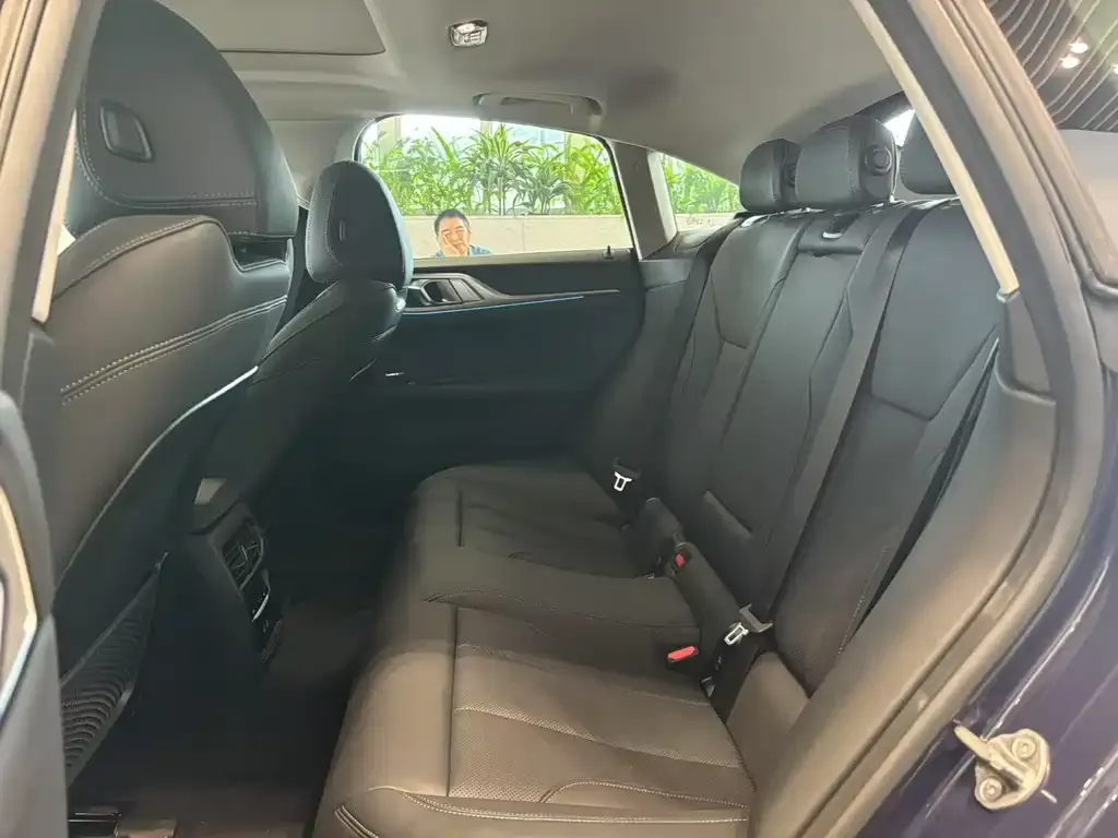 BMW i4 2025 из CN, фото 8