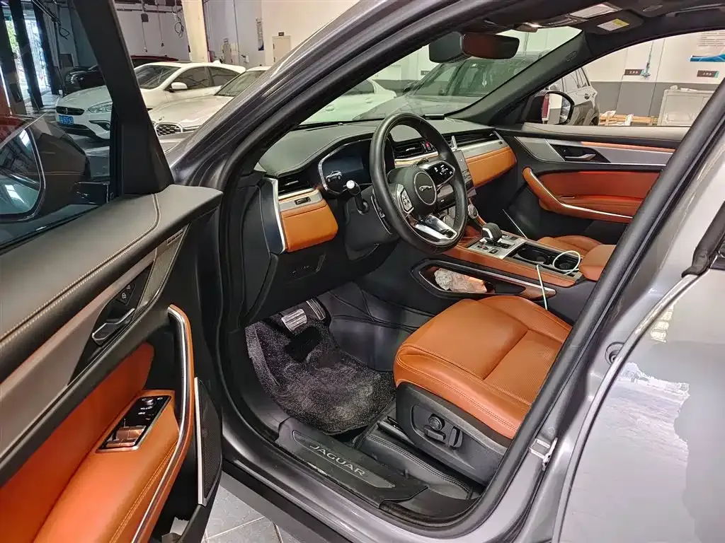 Jaguar F-PACE 2024 из CN, фото 3