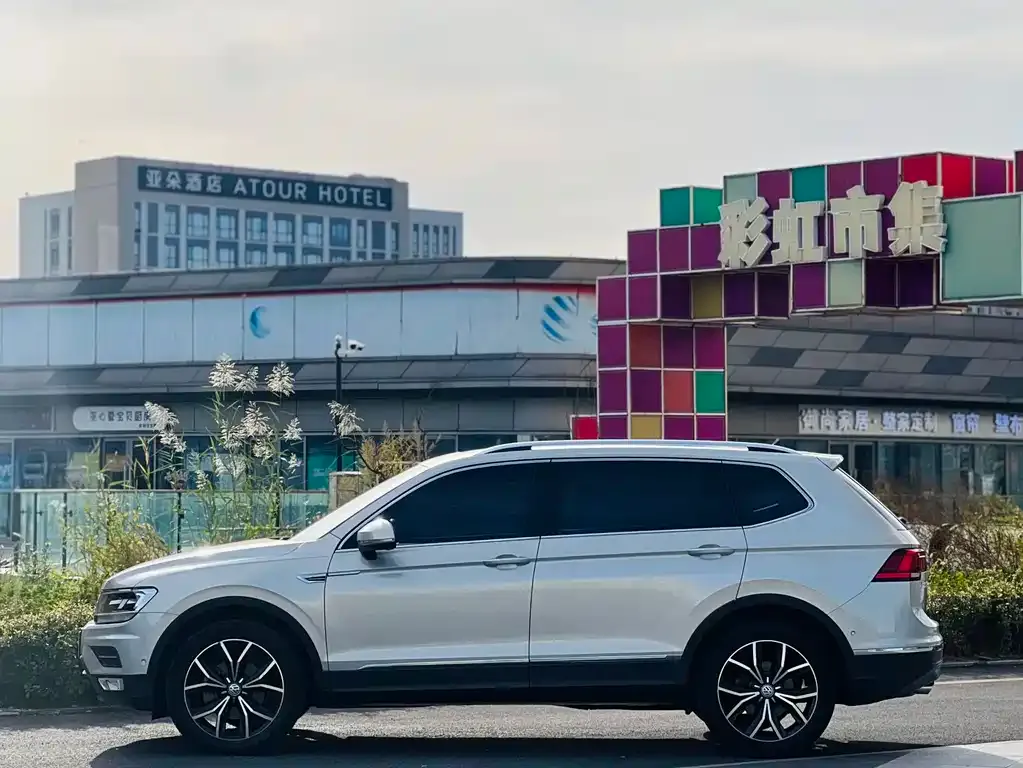 Volkswagen Tiguan L 2021 из CN, фото 3