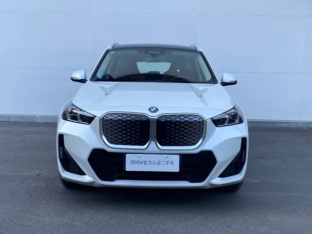 BMW iX1 2024 из CN, фото 2