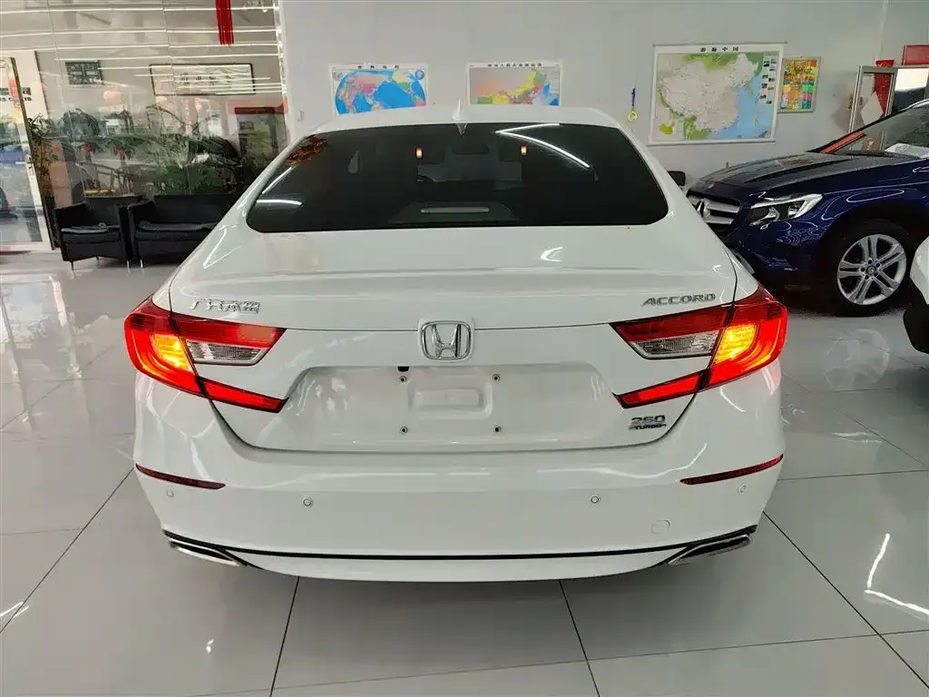 Honda Accord — фото 6