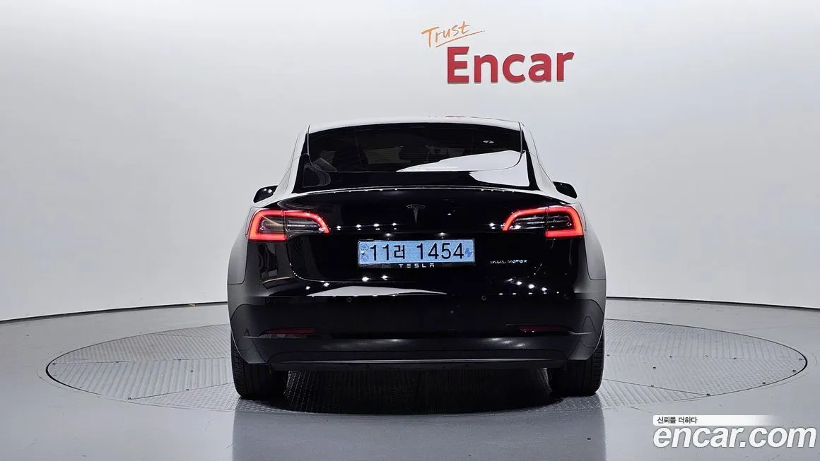 Tesla Model 3 — фото 4