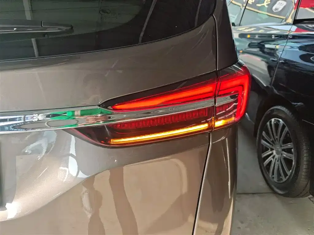 Buick GL8 2021 из CN, фото 8