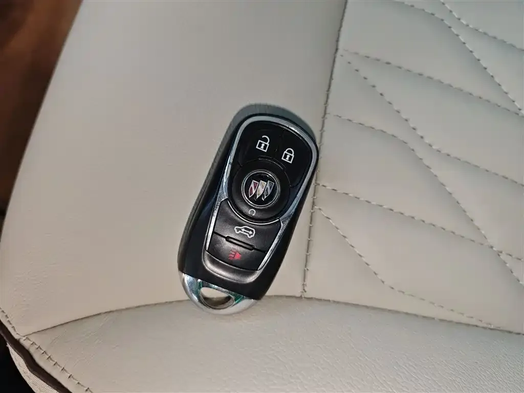 Buick GL8 2021 из CN, фото 9
