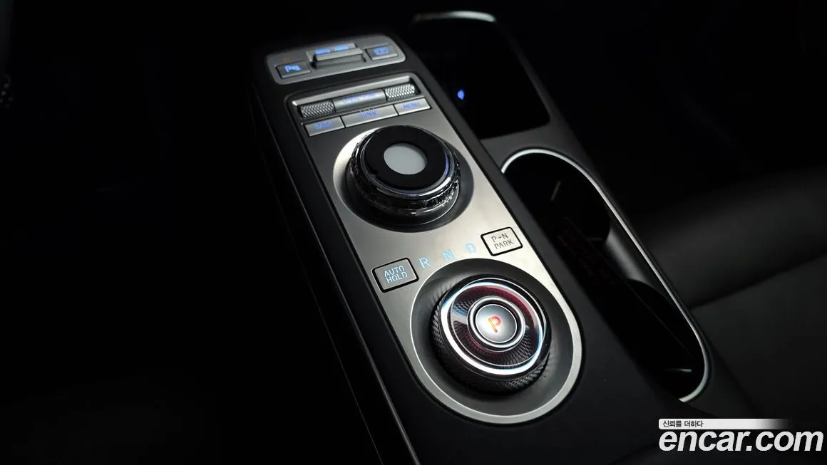 Genesis GV70 — фото 9