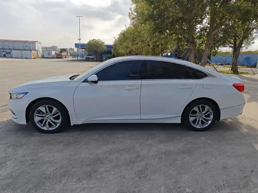 Honda Accord — фото 6