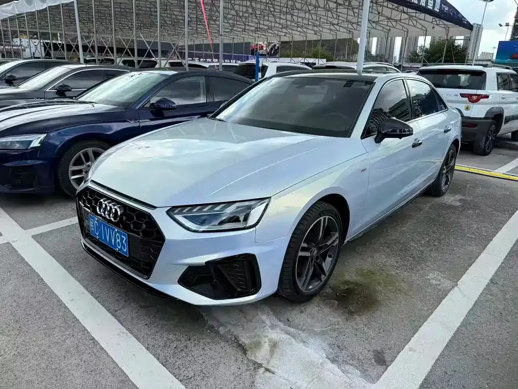 Audi A4L 2022 из CN, фото 1