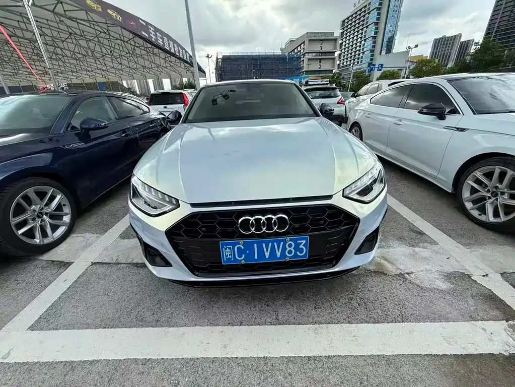 Audi A4L 2022 из CN, фото 2