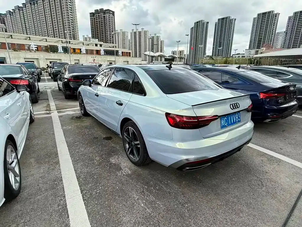 Audi A4L 2022 из CN, фото 6