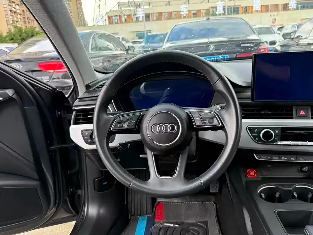 Audi A4L 2022 из CN, фото 9