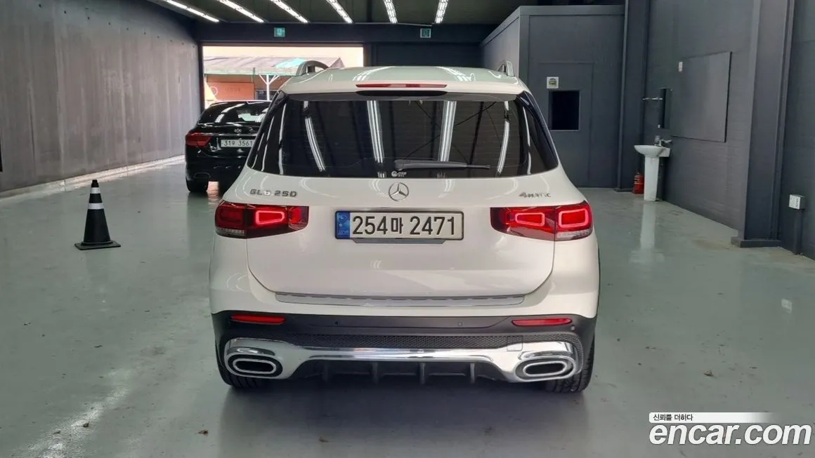 Mercedes-Benz GLB-Class — фото 4