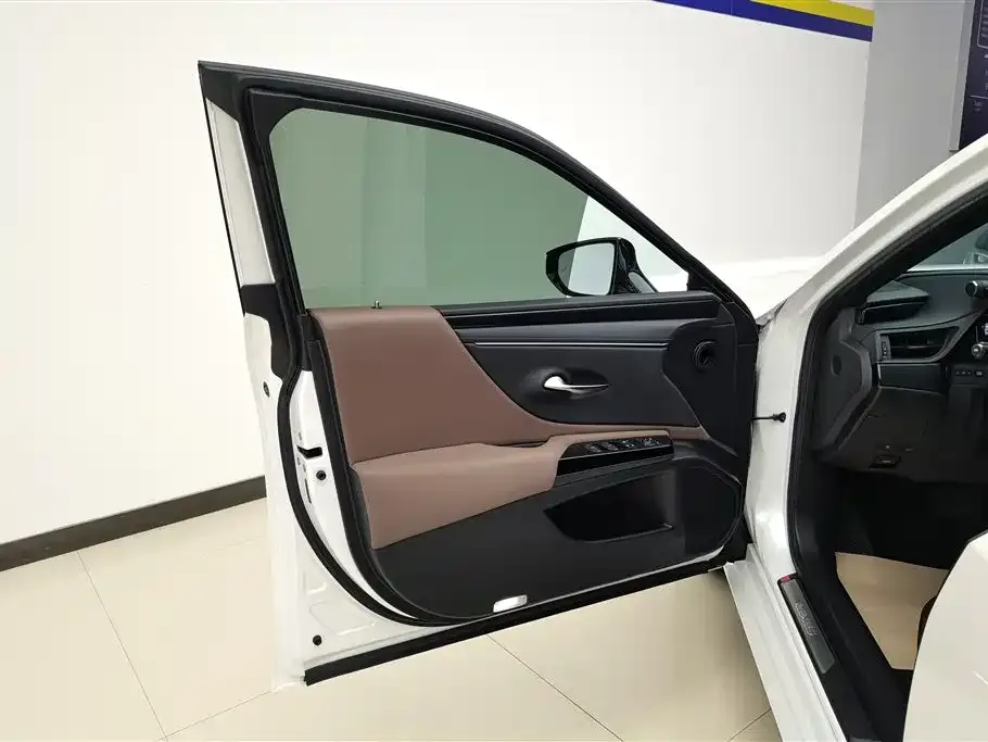 Lexus ES 2022 из CN, фото 7