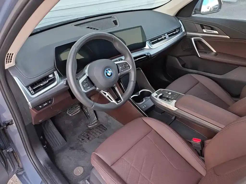 BMW iX1 2025 из CN, фото 10