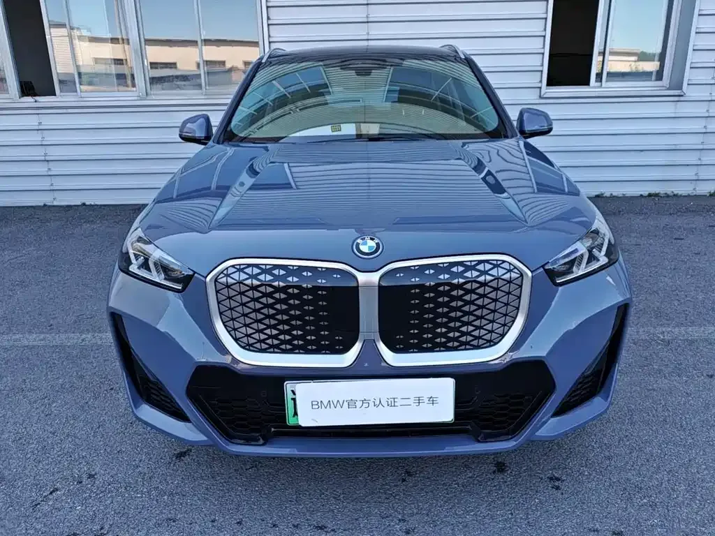BMW iX1 2025 из CN, фото 2
