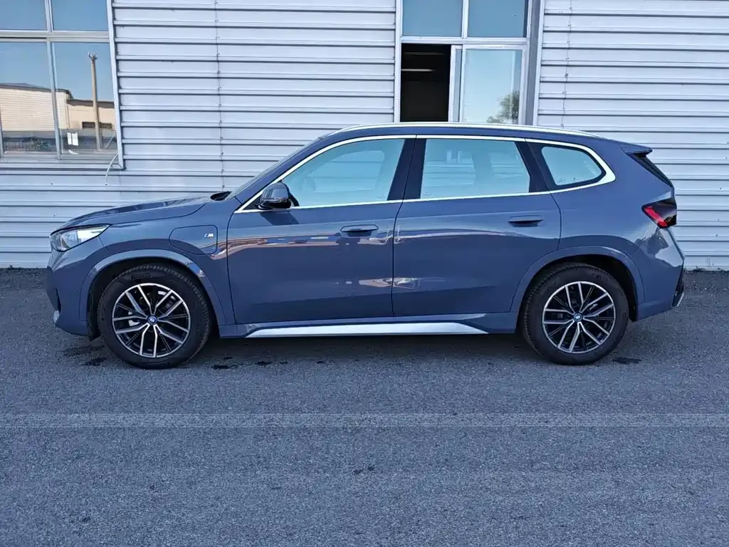 BMW iX1 2025 из CN, фото 5