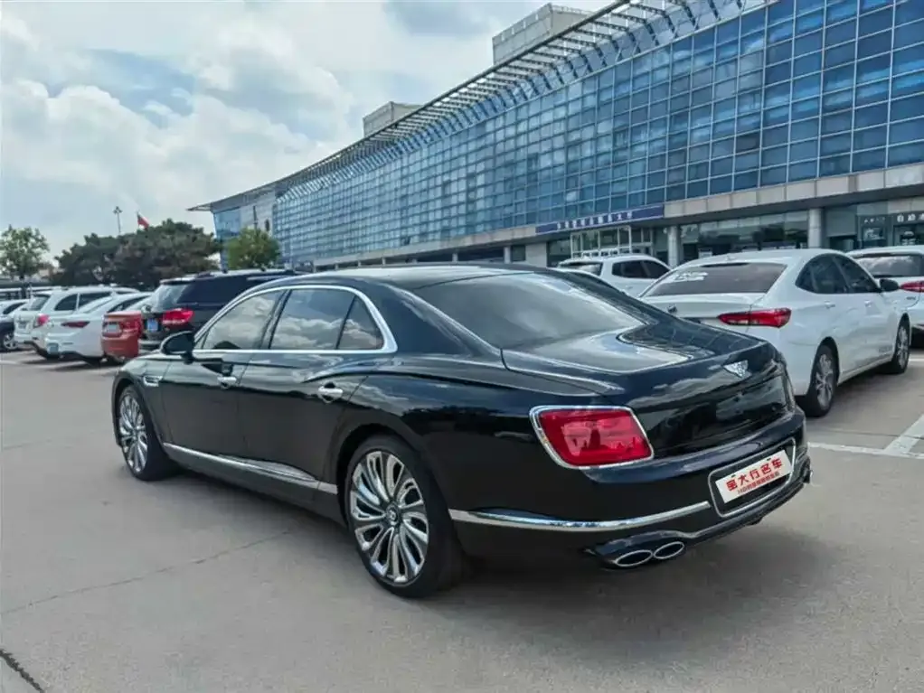 Bentley Flying Spur 2024 из CN, фото 3
