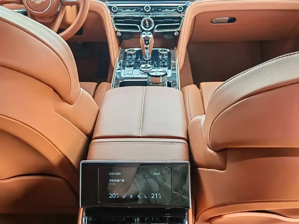 Bentley Flying Spur 2024 из CN, фото 5