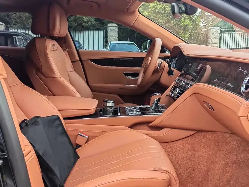 Bentley Flying Spur 2024 из CN, фото 7