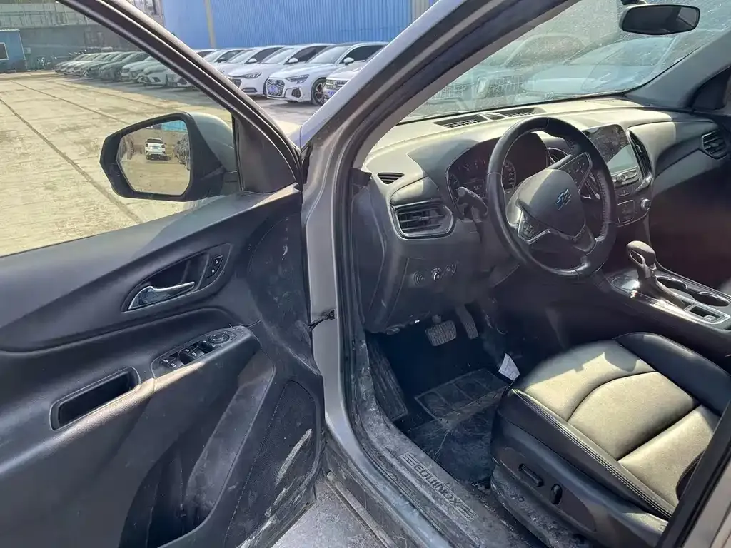 Chevrolet Equinox 2024 из CN, фото 2