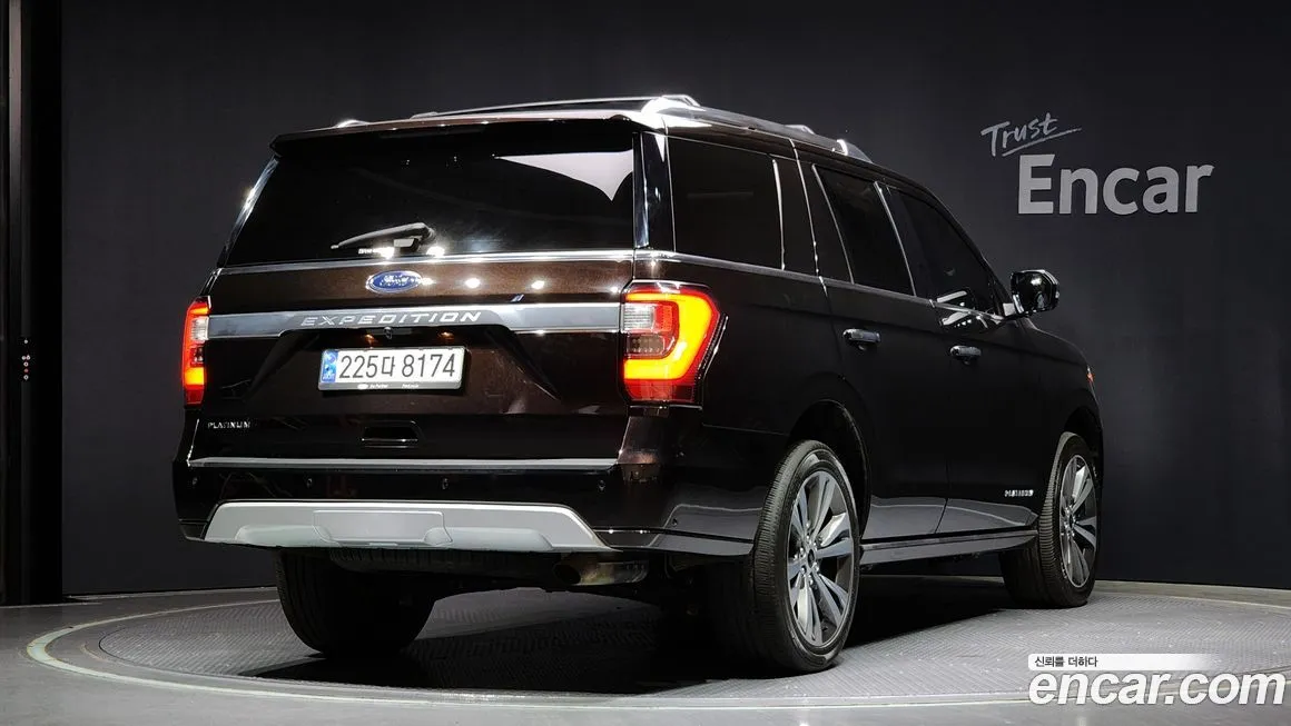 Ford Expedition — фото 2