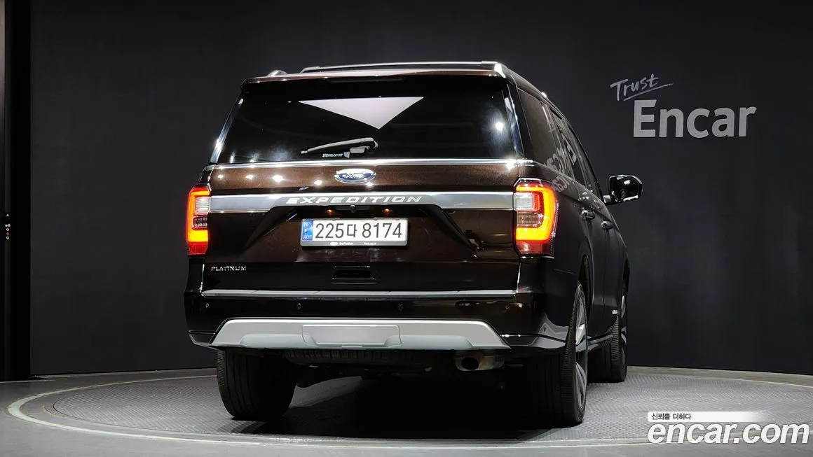 Ford Expedition — фото 4