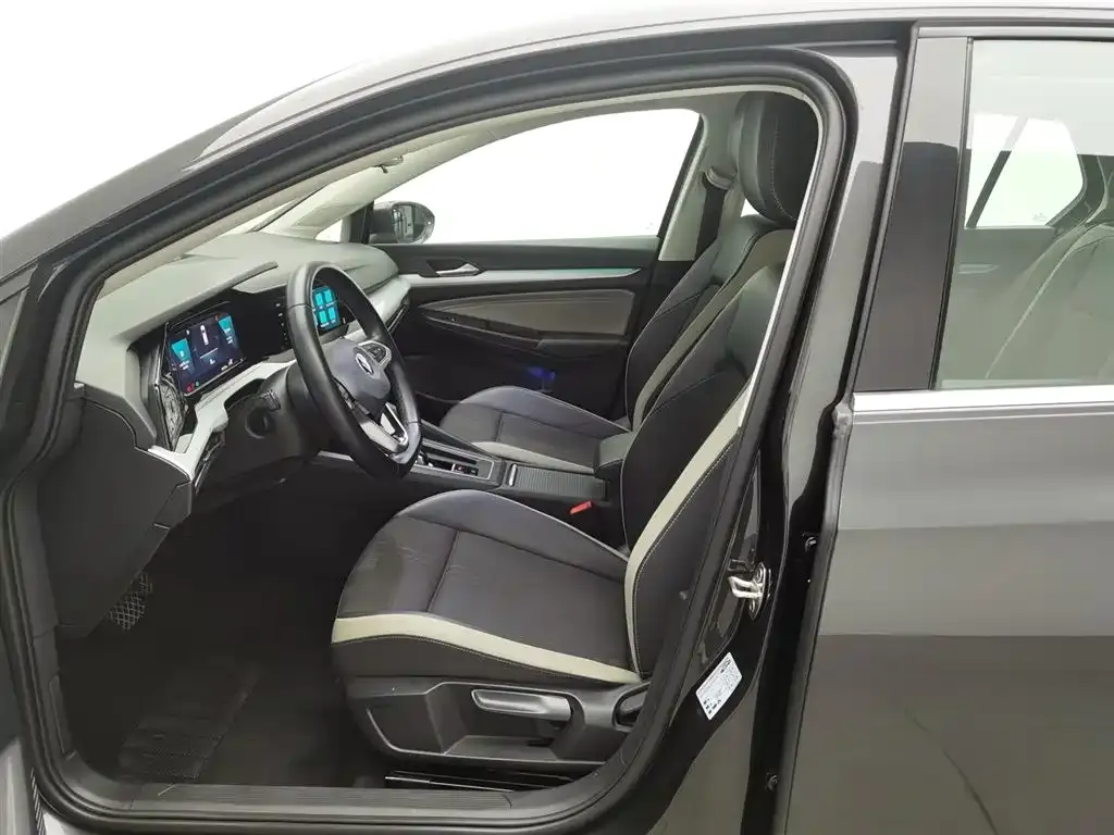 Volkswagen Golf 2022 из CN, фото 10