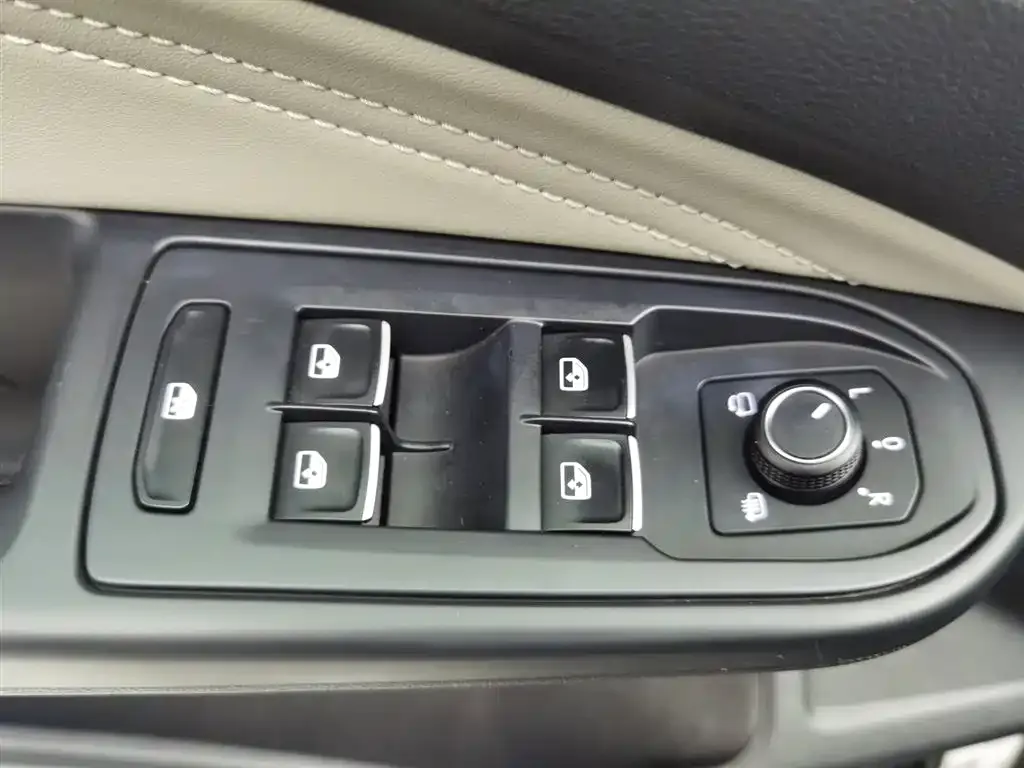 Volkswagen Golf 2022 из CN, фото 9