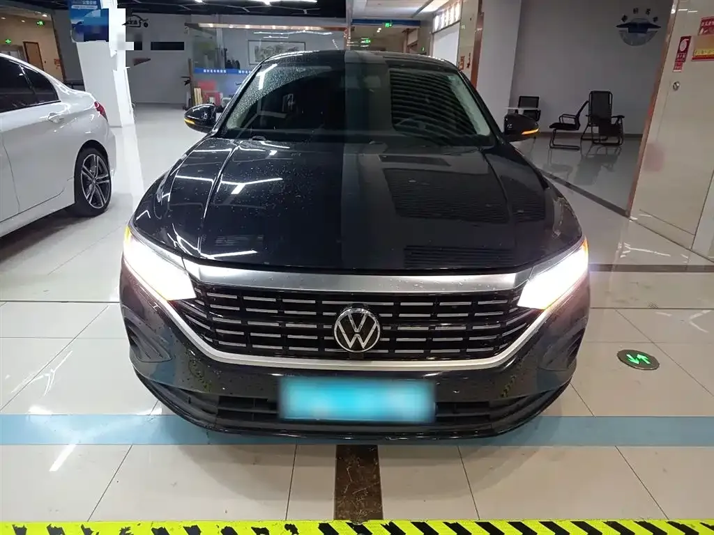 Volkswagen Passat 2023 из CN, фото 3
