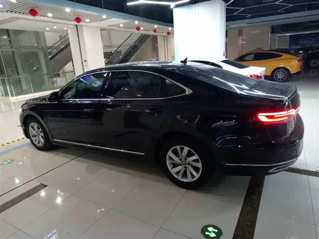 Volkswagen Passat 2023 из CN, фото 5