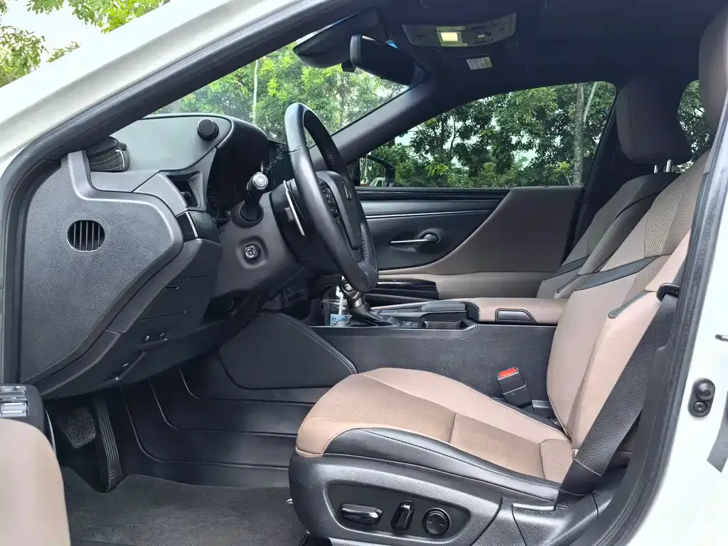 Lexus ES 2022 из CN, фото 7